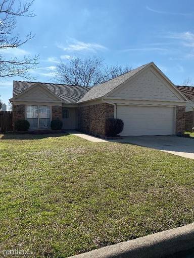 Main picture of 4660 Greenfern Ln