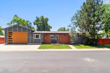 Main picture of 5480 W Iowa Ave