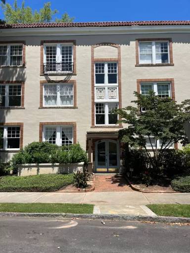 Main picture of 7 Park Ln NE