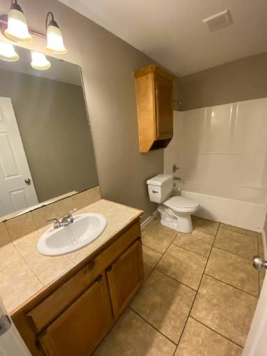 Main picture of 2415 Laurel St