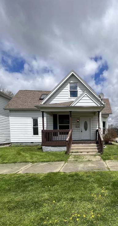Main picture of 102 W Pennsylvania St