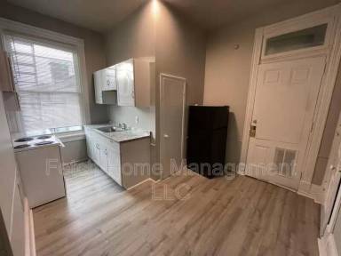 Main picture of 117 S 10th St