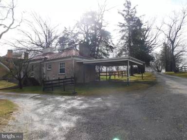 Main picture of 743 Farnley Ln