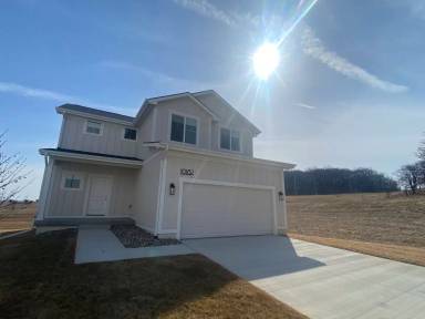 Main picture of 10182 Divine Pl