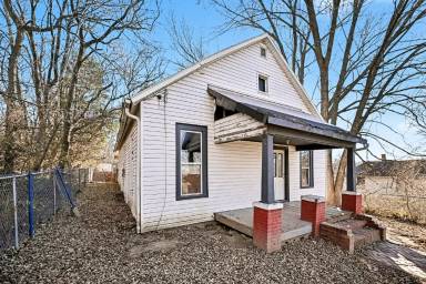 Main picture of 2545 S 13th St