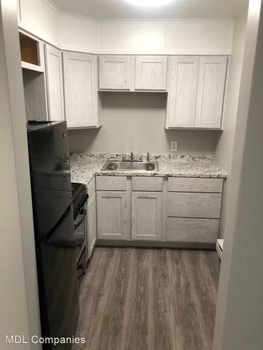 Main picture of 1410 S Center Rd