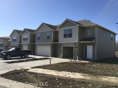 Main picture of 1404-32 NE Mary Ct