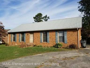 Main picture of 475 Lone Oak Dr