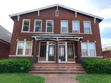 Main picture of 3143 Michigan Ave
