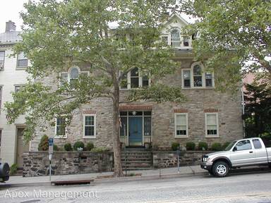 Main picture of 64 W Market St