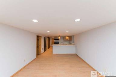 Main picture of 3081 N Haussen Ct