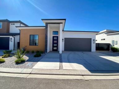 Main picture of 152 S Desert Saguaro Ln