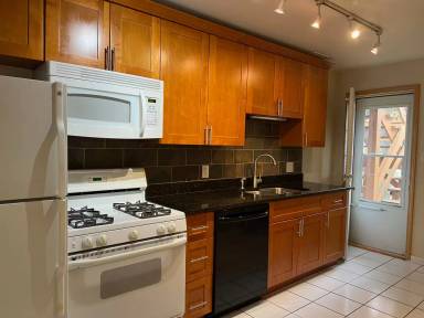 Main picture of 22 E Benton Ave