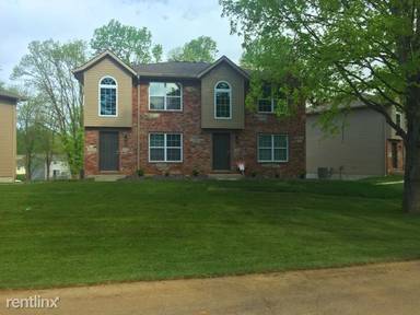 Main picture of 1427 Village Circle Dr