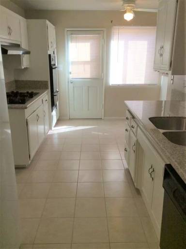 Main picture of 568 Glenhill Dr
