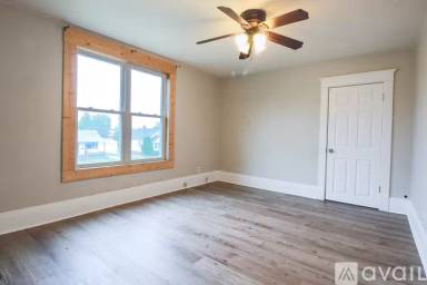 Main picture of 941 9th St S