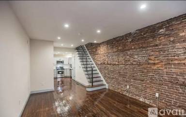 Main picture of 2046 E Stella St