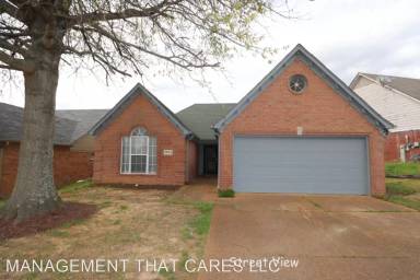 Main picture of 9090 Park Crest Dr