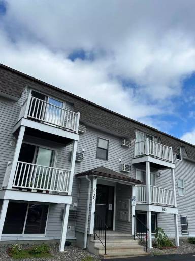 Main picture of 655 Plantation St