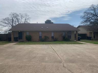 Main picture of 412-414 Brentwood Dr E Apartments