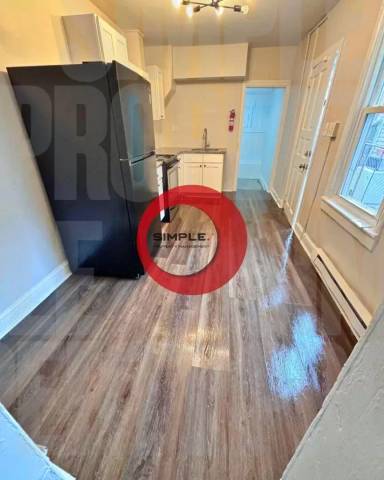 Main picture of 137 Wunder St
