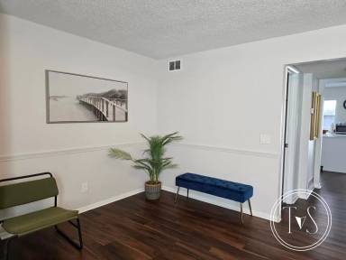 Main picture of 83 Knollwood Ln