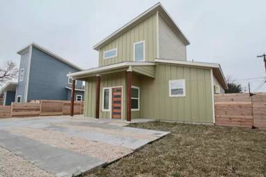 Main picture of 6301 Santos St