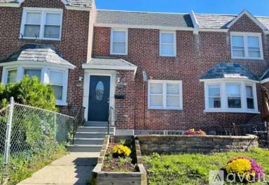 Main picture of 6549 N Gratz St