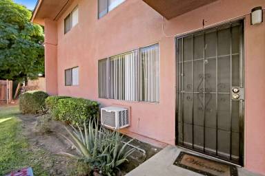 Main picture of 347 W 8th St