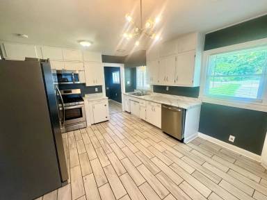 Main picture of 603 W 39th St