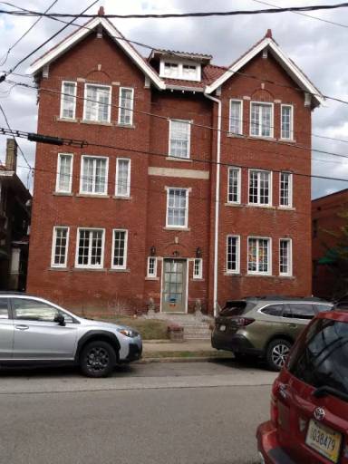 Main picture of 1632 Virginia St E