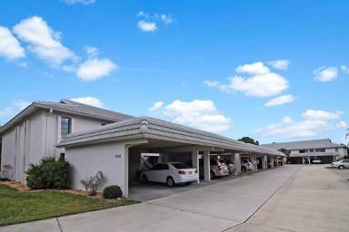 Main picture of 926 Capri Isles Blvd