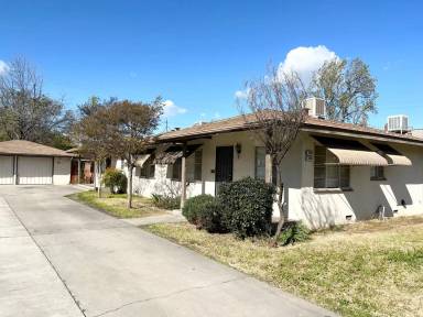 Main picture of 2233 E Terrace Ave