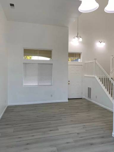Main picture of 1833 Houston Ave