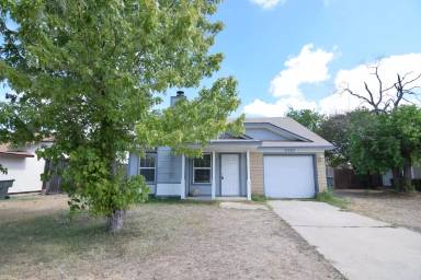 Main picture of 2503 Hemlock Dr