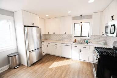 Main picture of 863 Baldwin St