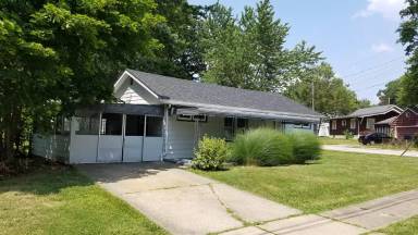 Main picture of 325 Erie St