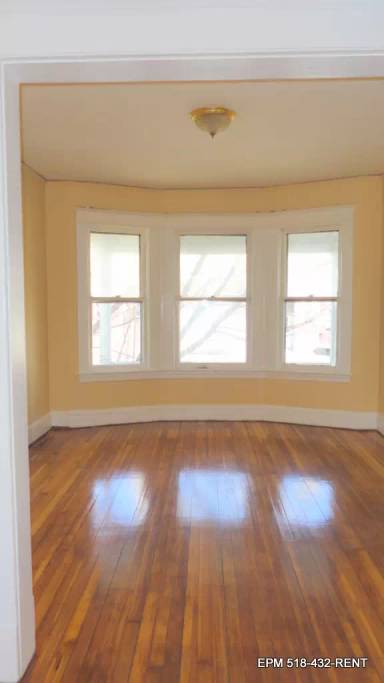 Main picture of 474 2nd Ave
