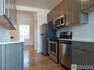 Main picture of 2130 W Berteau Ave