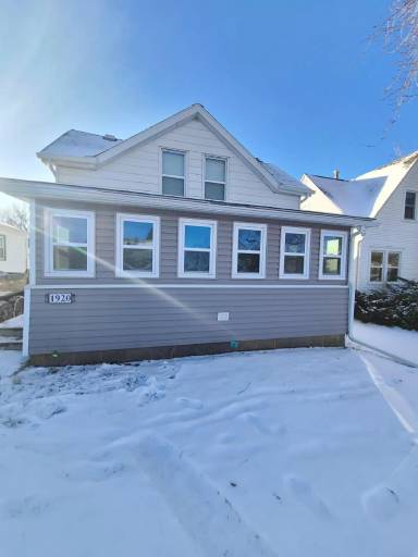 Main picture of 1920 Easton Ave