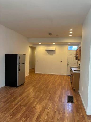 Main picture of 2211 N Hancock St