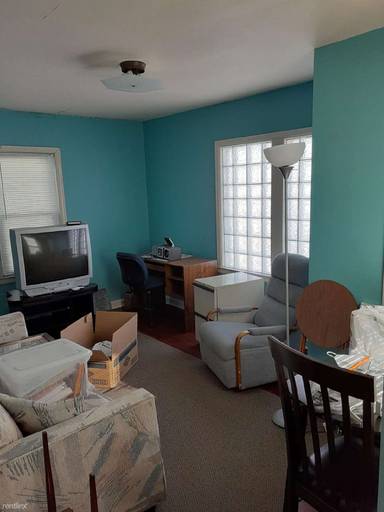 Main picture of 3894 N 41st St