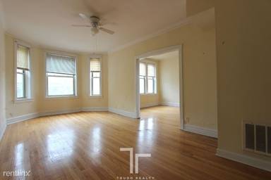 Main picture of 550-60 W Aldine Ave