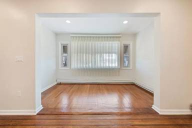 Main picture of 142 Grove St