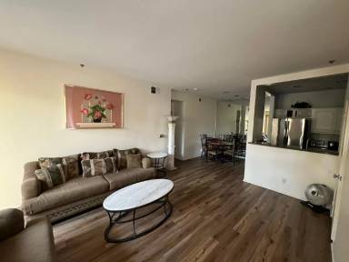 Main picture of 421 E Tamarack Ave