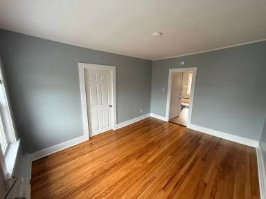 Main picture of 1307 S Main St