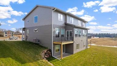Main picture of 908 Lincoln Way
