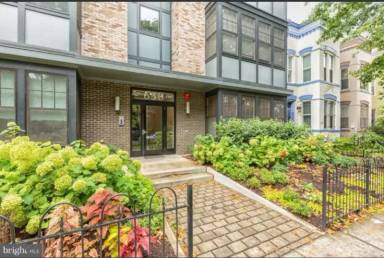 Main picture of 630 14th St NE