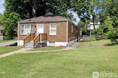 Main picture of 4403 Rosewood Ave