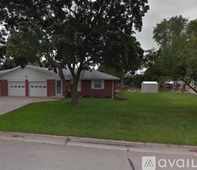 Main picture of 1932 Mary Queen Rd